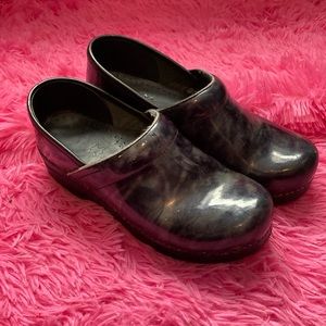 Dansko black pearl leather clogs size EU 39/US 8.5